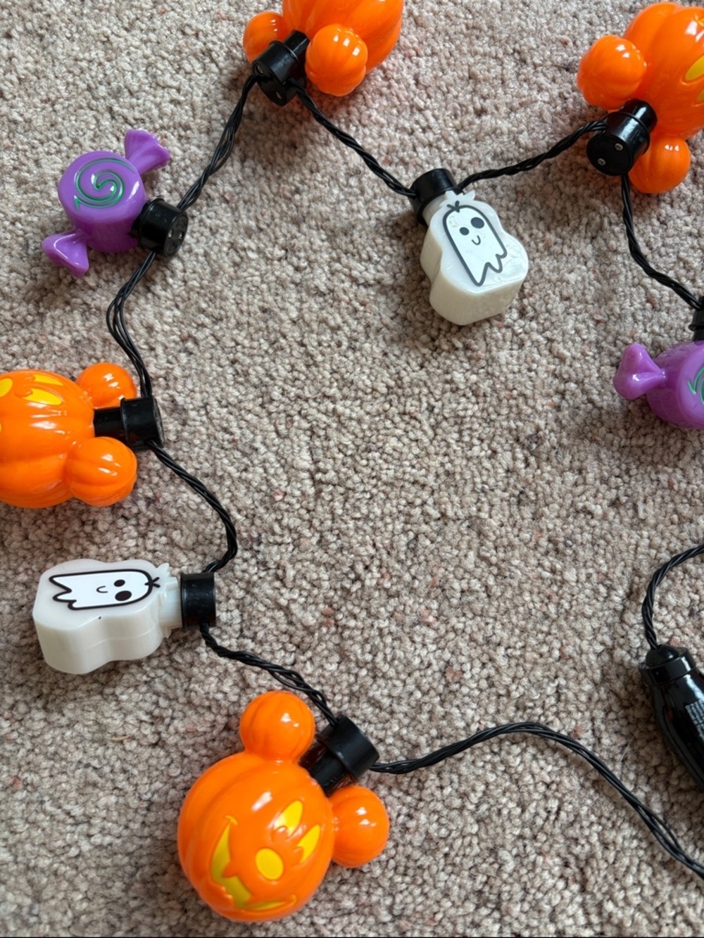 🎃 Disney Parks Halloween Light-Up Necklace - Mickey Pumpkins & Candy lightweight - Picture 3 of 5